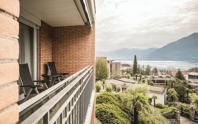 Suite, Balcony (Lake & Mountain View)