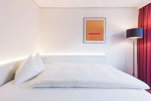 Standard Room, 1 Queen Bed