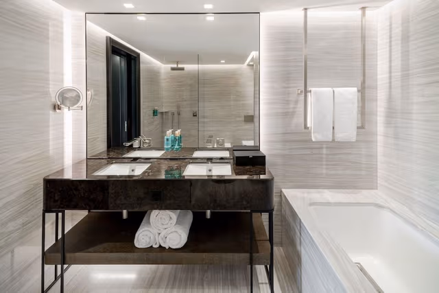 Luxe Room w/Balcony