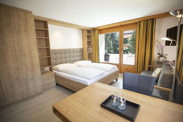 Classic Double Room, Balcony, Mountain View