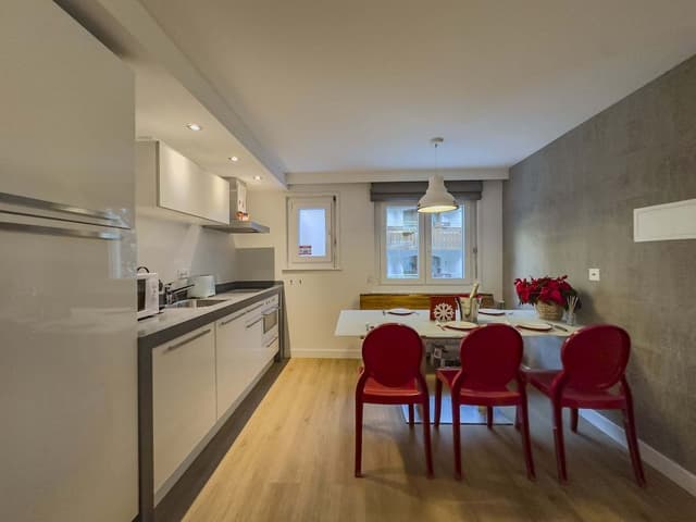 Deluxe Apartment, 3 Bedrooms, 2 Bathrooms, Mountain View