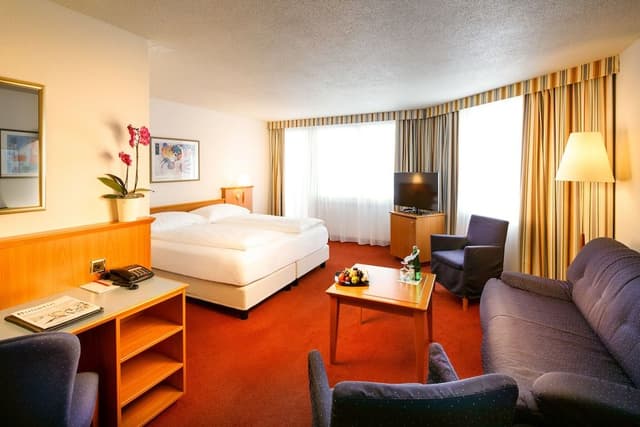 Standard Room, 1 Double Bed with Sofa bed (Classic Family Room with Balcony in t)