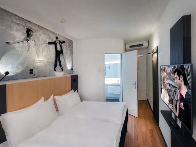 Room, 2 Twin Beds (Cinema)