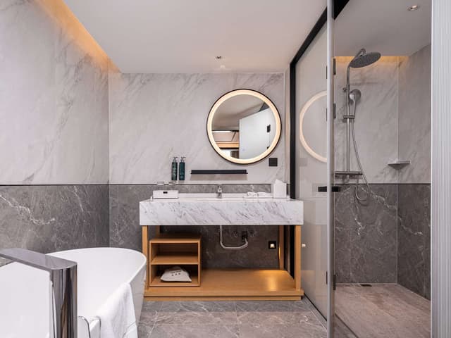 KING DELUXE SUITE