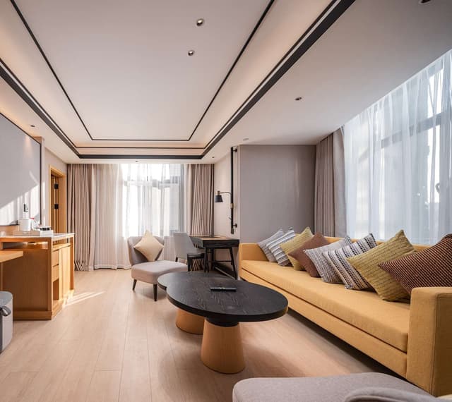 KING DELUXE SUITE
