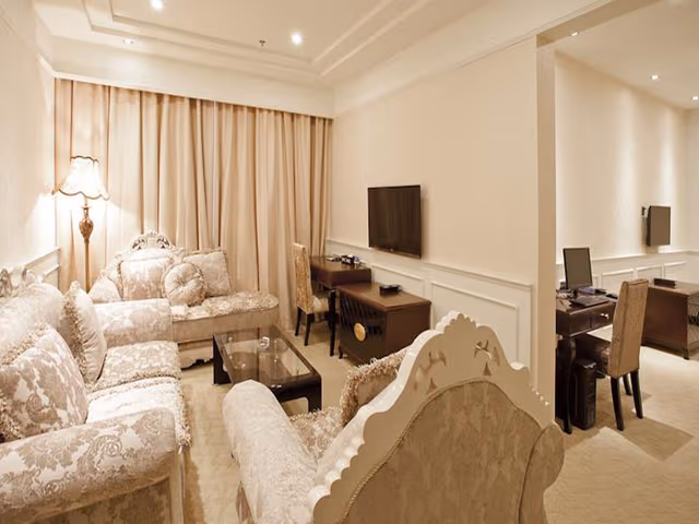 Deluxe Suite
