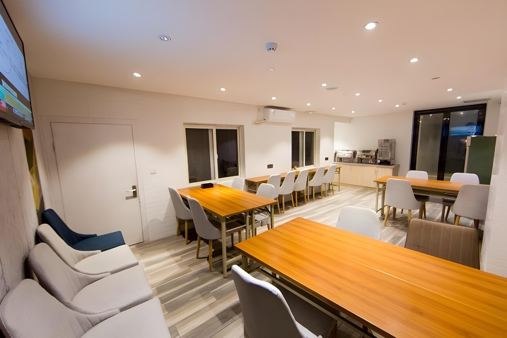 Home Inn Shanghai Hongqiao National Exhibition and Convention Center Qibao Wanke1