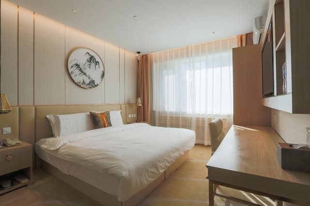 Deluxe Grand Room