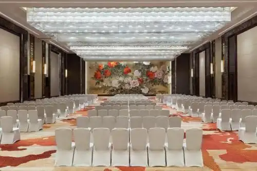 โรงแรม เชอราตัน เจิ้นเจียง โรงแรม เชอราตัน เจิ้นเจียง