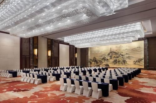 โรงแรม เชอราตัน เจิ้นเจียง (Sheraton Zhenjiang Hotel)4