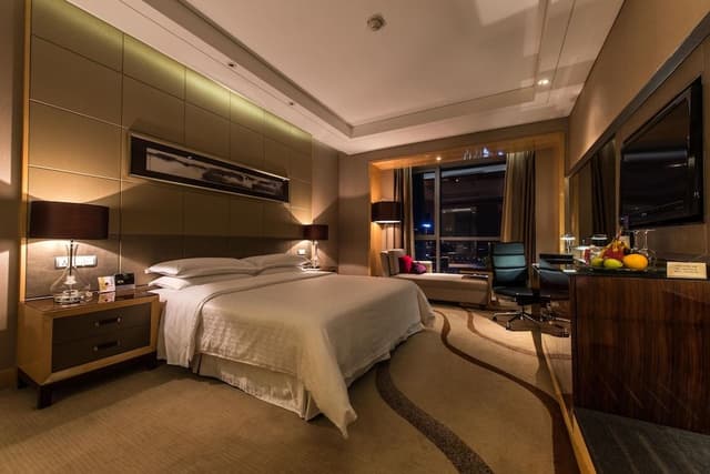 Club Room, 1 King Bed