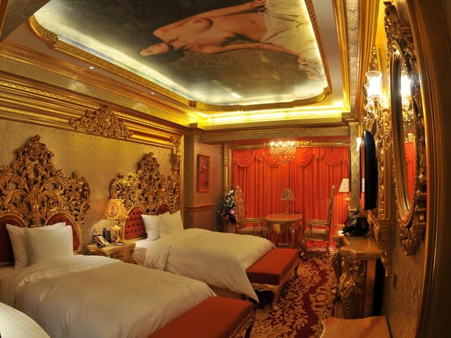 Deluxe Twin Bed