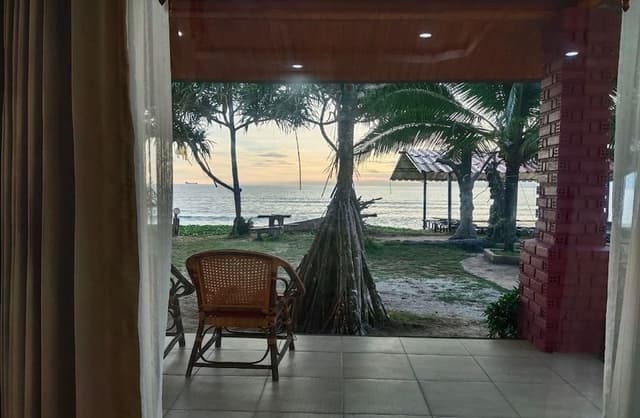 Deluxe Beach Front