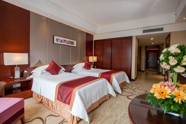 Room, 2 Twin Beds, River View