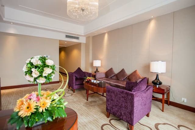 Suite, 1 King Bed (Fashion Suite)