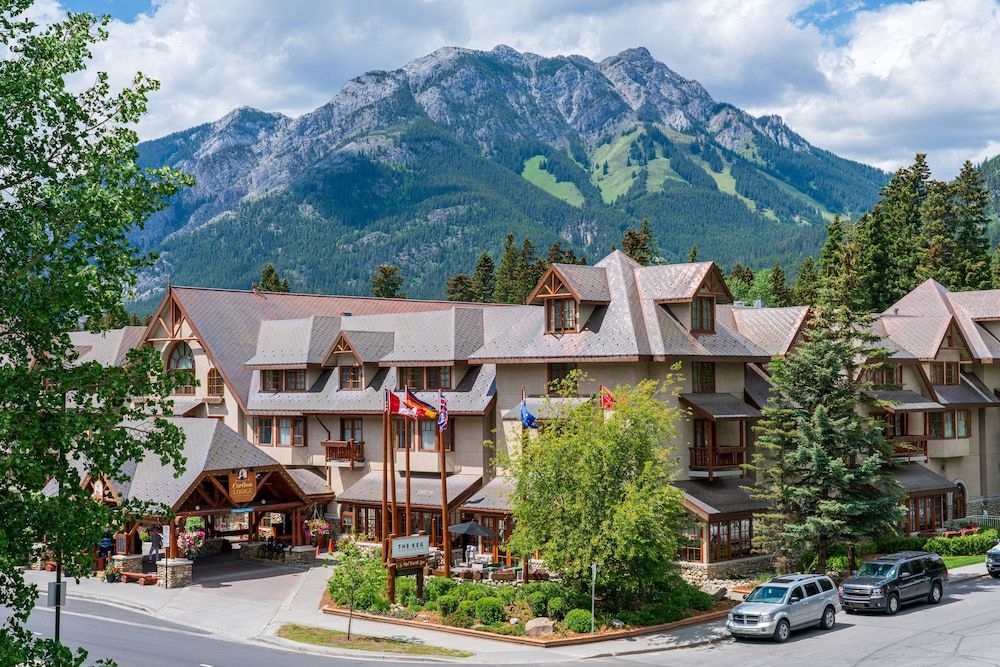 Banff Caribou Lodge2