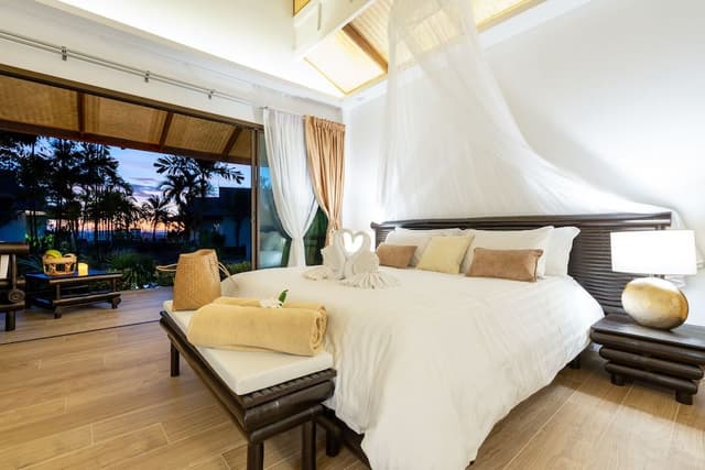 Luxury Room, 1 King Bed, Terrace, Partial Sea View