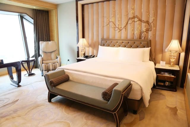 Grand Deluxe King Room
