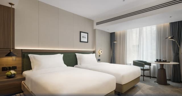 Deluxe Twin Beds