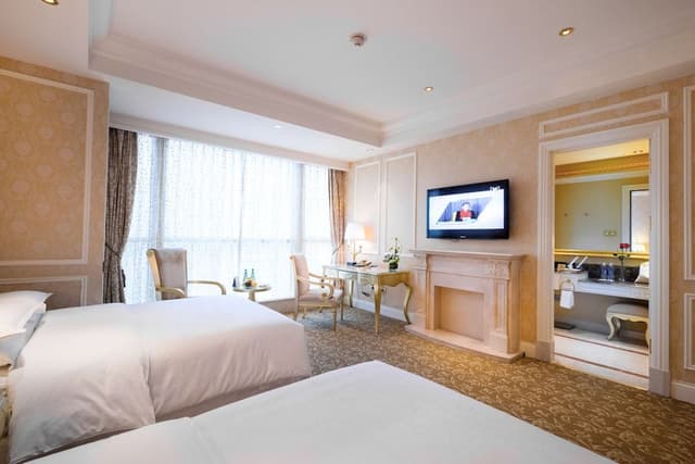 Club Room, 2 Double Beds, City View