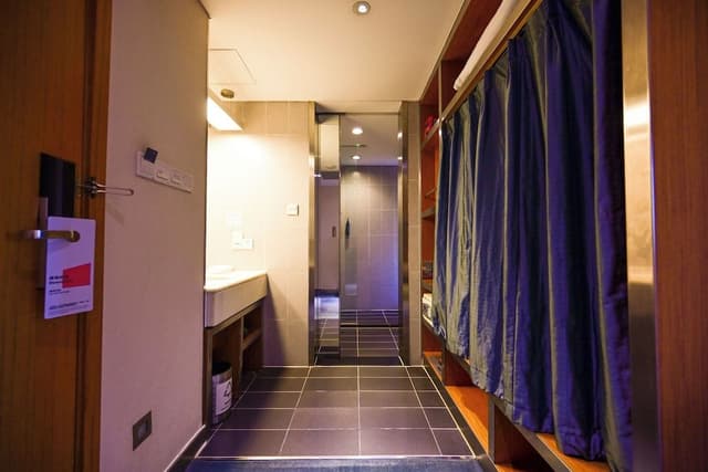 Room, 1 King Bed, City View