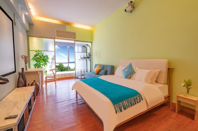 Deluxe Queen Room