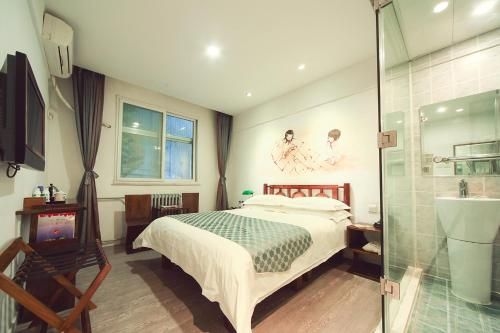 Time Traveller Hotel- Near Beijing Yonghe Lama Temple, Ghost Street, Beihai Park, Jingshan Park, Dru4