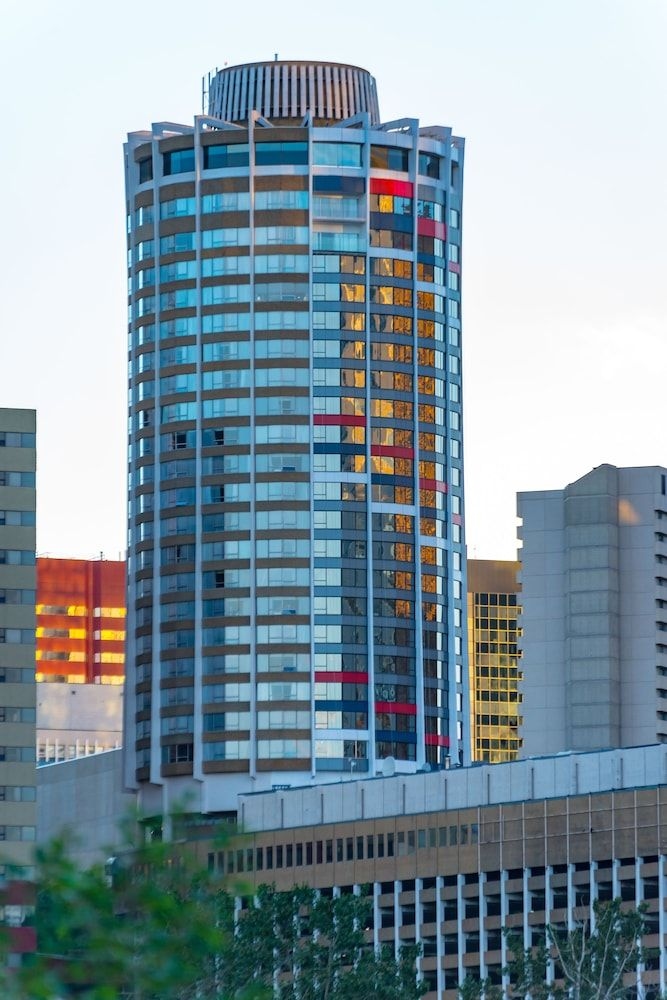 Chateau Lacombe Hotel2