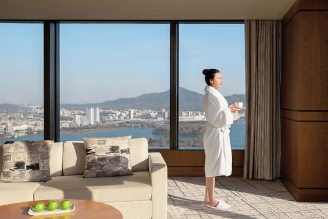 Specialty Suite