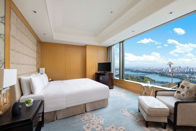 Executive Suite, 1 King Bed