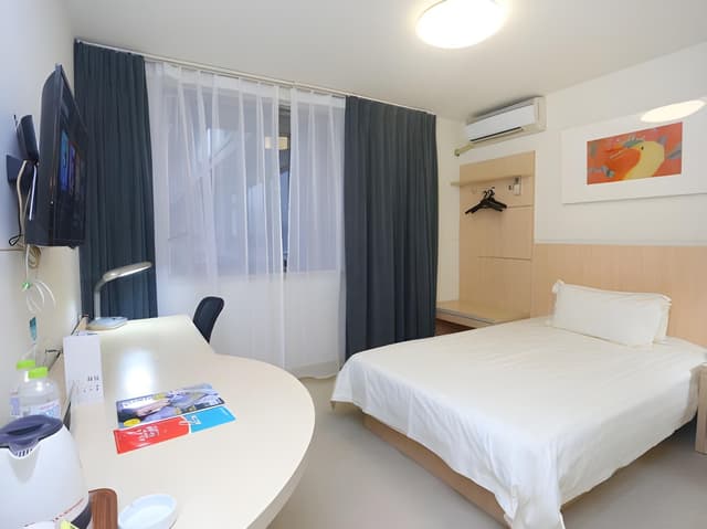 WH - Superior Bed Room