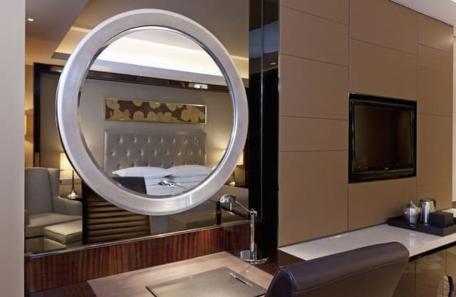 Room, 2 Twin Beds, City View