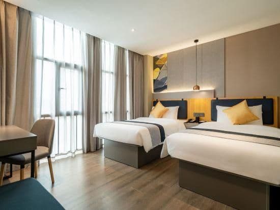 featured 2-bed room