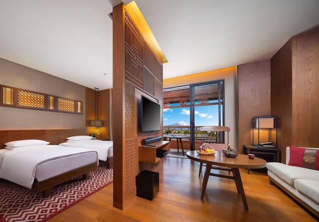 Deluxe Snow Mountain View Twin Room