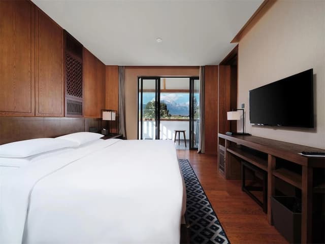 Deluxe Snow Mountain View Twin Room
