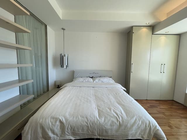 Deluxe Studio