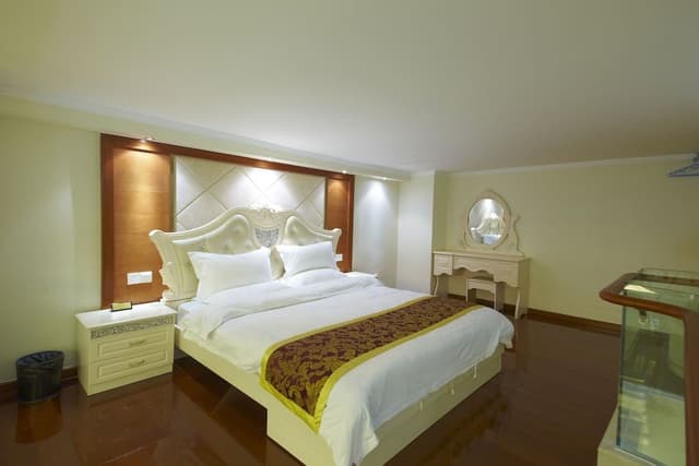 Deluxe Duplex, 1 Queen Bed