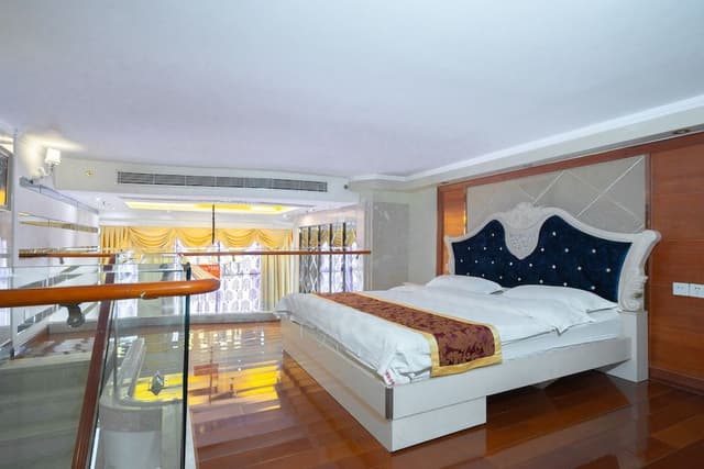 Deluxe Suite(Two bed for 4 person)
