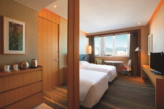 TWIN ROOM WITH CITY VIEW