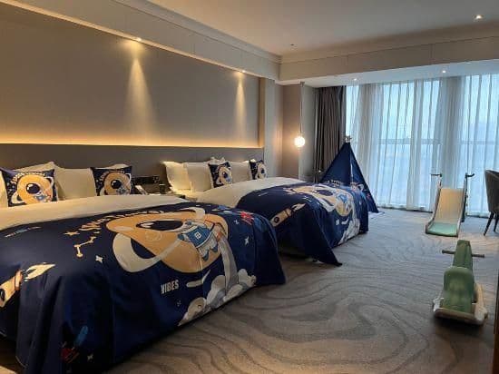 B.Duck Family Room
