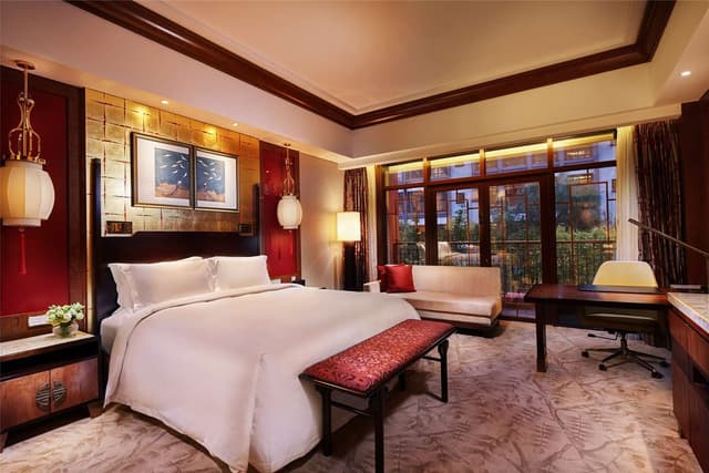 KING GUEST ROOM