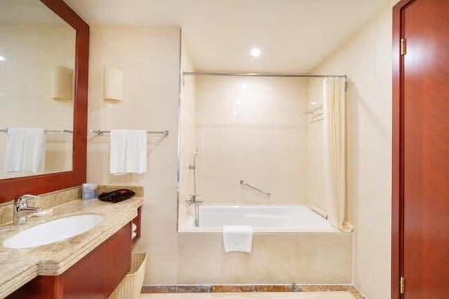 Deluxe Room, 1 King Bed, Non Smoking