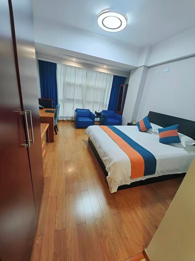 Business Room, City View