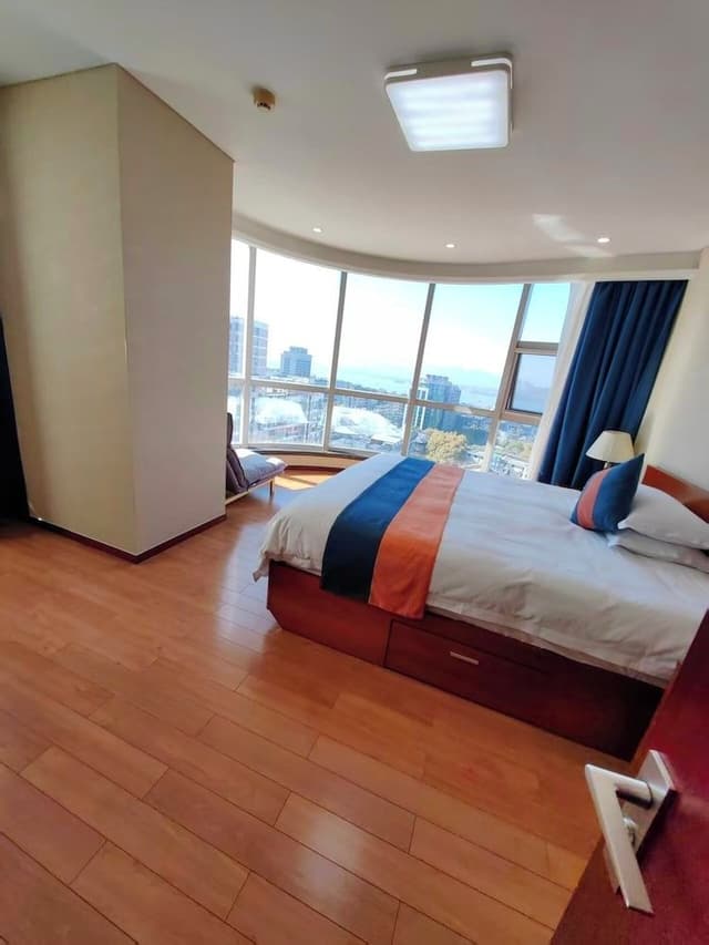 Business Room, City View