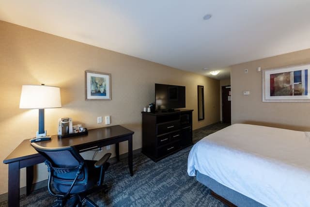 Standard Room, 1 King Bed