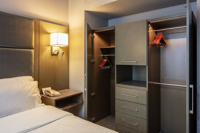 Suite, 1 Bedroom, Kitchen