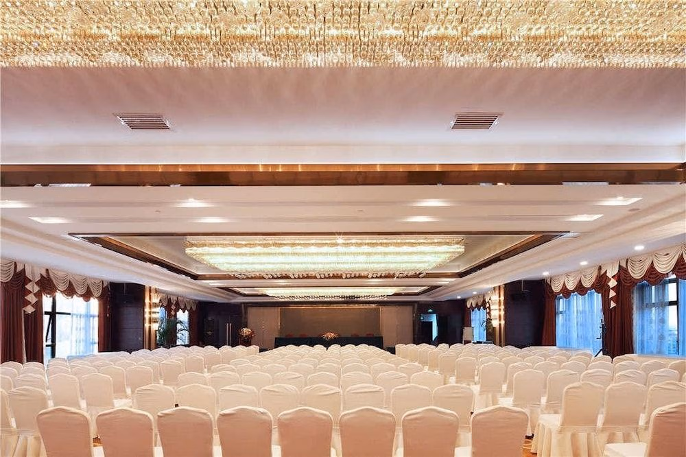 Days Hotel Wenyi Anhui1
