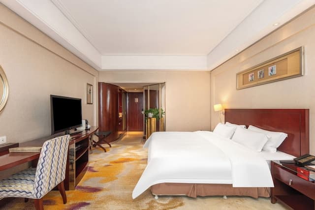 Deluxe Room, 1 King Bed