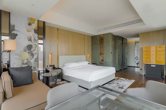 Grand Executive Suite