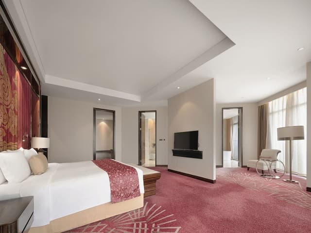 Red Level 2Bedroom Connected Gran Suite